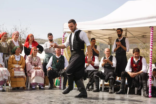 Limnatis Chipre Março 2018 Dançarina Cipriota Roupas Tradicionais Festival Anual — Fotografia de Stock