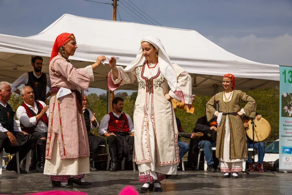 Limnatis Chipre Marzo 2018 Bailarines Chipriotas Vestidos Con Ropa Tradicional —  Fotos de Stock