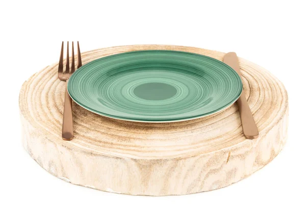Zelená Deska Nožem Vidličkou Dřevěné Desce Izolované Bílém Pozadí — Stock fotografie
