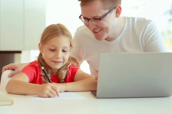 Happy Young Father Have Fun His Pretty Little Daughter Working — Stock Photo, Image