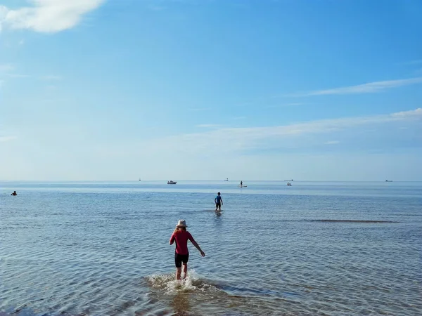 Deux Frères Sœurs Heureux Enfants Néoprène Maillot Bain Playin Courir — Photo