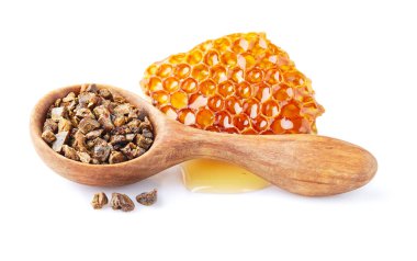 Propolis ile petek beyaz arka plan üzerinde