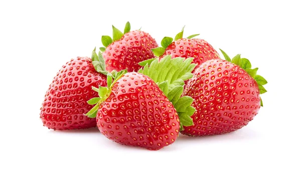Erdbeere mit Blättern auf Weiß — Stockfoto