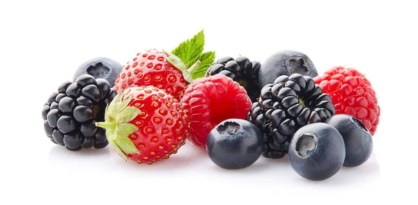 Mix Beeren Auf Weißem Hintergrund — Stockfoto