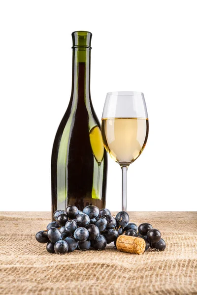 Vine fles en glas met druivenmost — Stockfoto