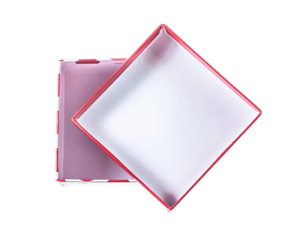 Caixa de presente vermelha vazia aberta isolada em branco — Fotografia de Stock