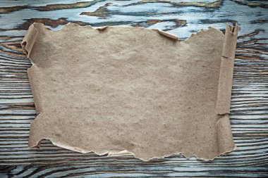 Ahşap tahta üzerinde Vintage kağıt kaydırma