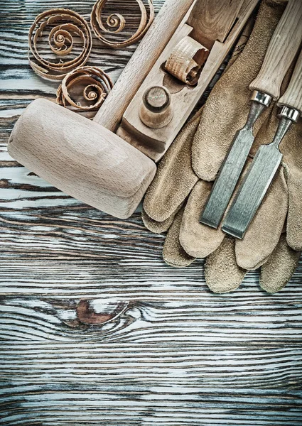 Conjunto de guantes protectores cinceles martillo madera cepilladora planificación c —  Fotos de Stock