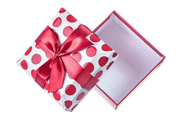 Geöffnete rote Geschenkschachtel isoliert auf weiß — Stockfoto