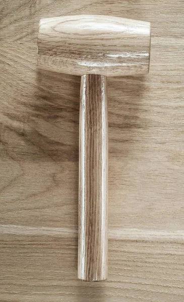 Mazza di legno su tavola di legno — Foto Stock