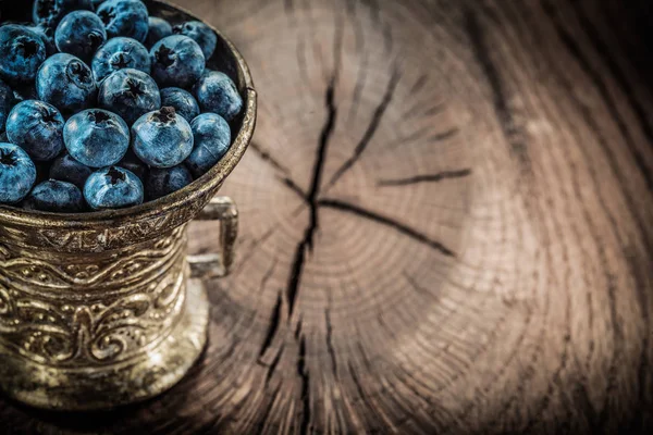 Grunge gemide vintage metal kapta olgun huckleberries.
