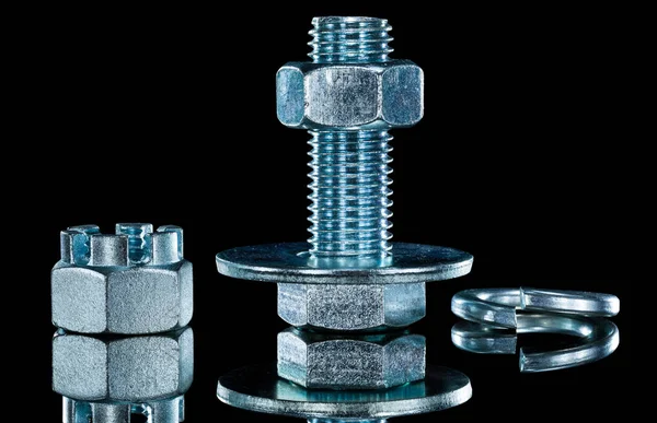 İnşaat taç somun screwbolt civata yıkama siyah arka plan üzerine