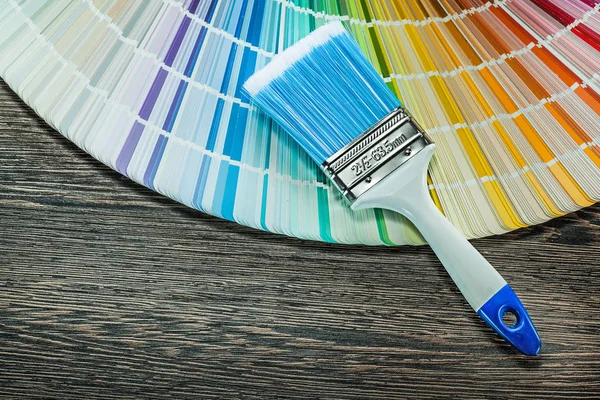 Paleta Colores Pincel Sobre Tabla Madera — Foto de Stock