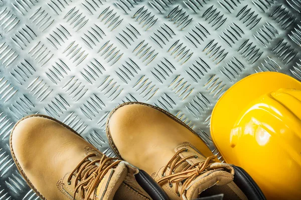 Casco Construcción Botas Impermeables Chapa Metálica Canalizada —  Fotos de Stock