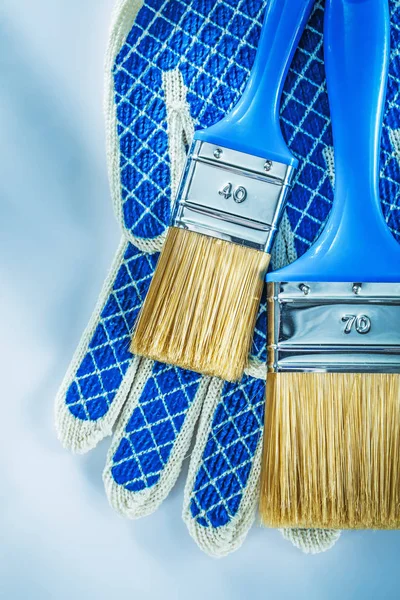 Set Van Veiligheid Handschoenen Schilderskwast Witte Achtergrond — Stockfoto