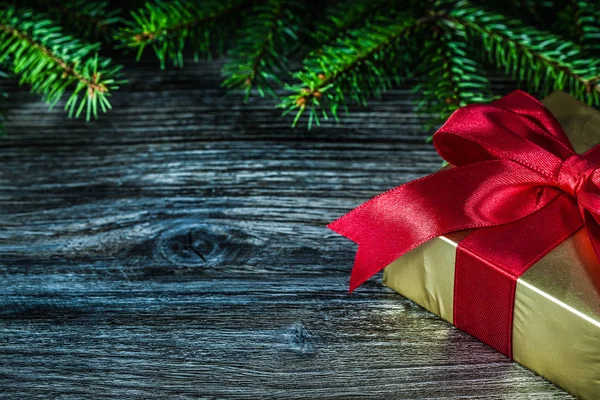 Geschenk Buchsbaumzweig Auf Holzbrett — Stockfoto