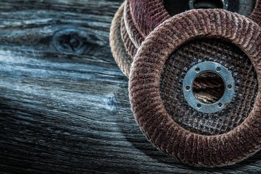 Antika ahşap tahta üzerinde Radyal aşınma diskleri.