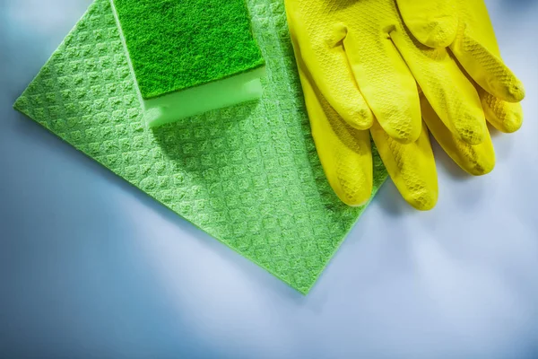 Huishoudelijke Washandje Spons Veiligheidshandschoenen Witte Ondergrond — Stockfoto