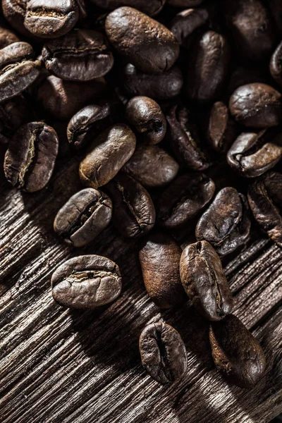 Kaffeepflanzen Auf Alten Holzbrettern — Stockfoto