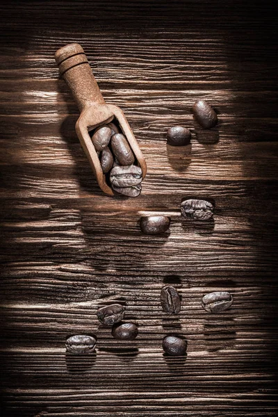 Roasted Coffee Beans Scoop Vintage Wooden Board — Stock Photo, Image