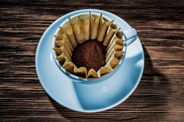 filtre ve öğütülmüş kahve Kupası