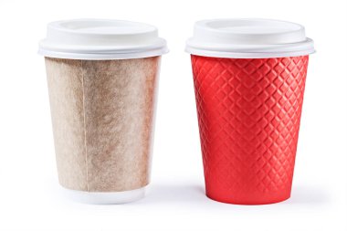 Beyaz kapakları izole kırmızı ve kahverengi papercups