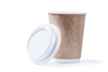 kahve papercup beyaz izole açıldı