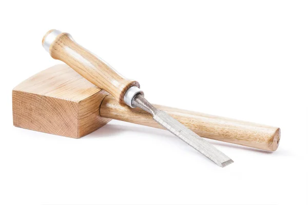 Dřevoobráběcí nástroje palici a chissel izolované na bílém — Stock fotografie