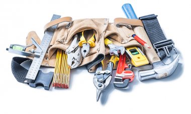 beyaz izole deri takım kemeri inşaat araçları