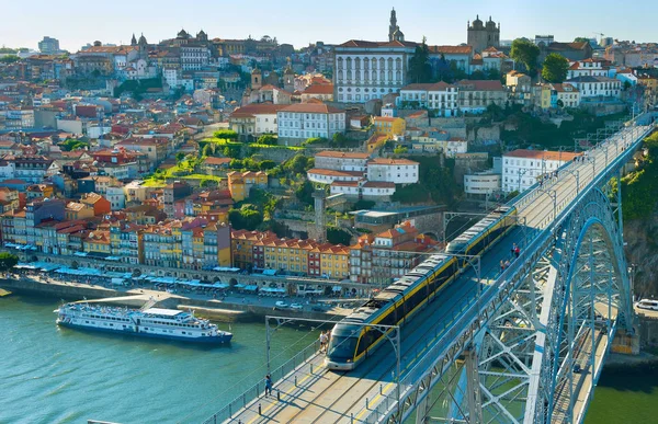 Panoramablick Auf Die Altstadt Von Porto Und Straßenbahn Auf Dom — Stockfoto