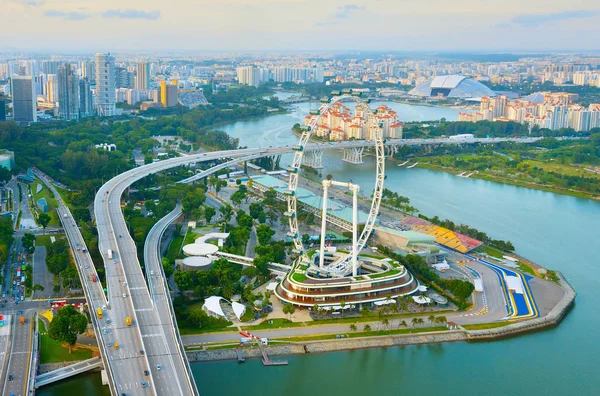 Vista Singapur Con Famoso Singapore Ferries Wheel Atardecer — Foto de Stock
