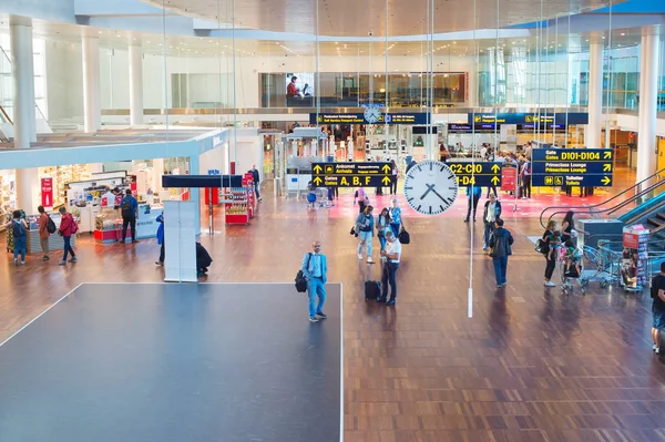 Copenhagen Denemarken Juni 2018 Mensen Kastrup Airport Hall Kopenhagen — Stockfoto