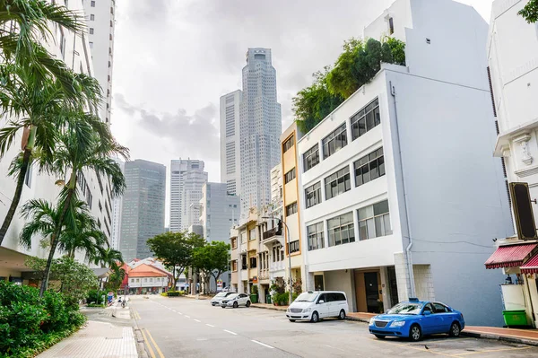 Δρόμο Της Πόλης Της Σιγκαπούρης Στο Κέντρο Της Πόλης Σταθμευμένα — Φωτογραφία Αρχείου