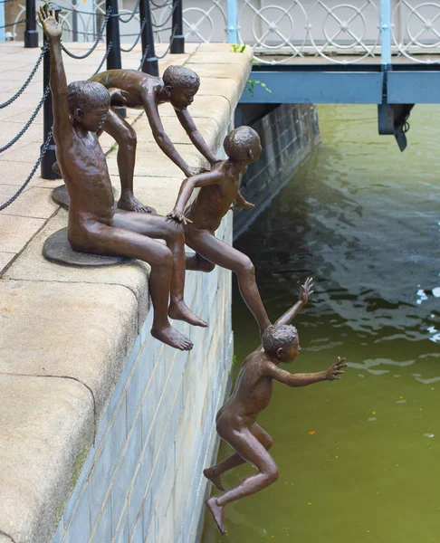 Singapore February 2017 People River Statue Chong Fah Cheong Children — Stock Photo, Image