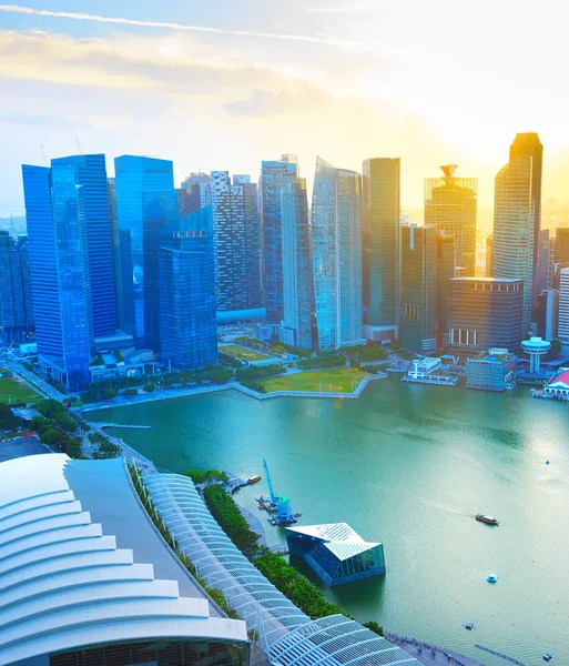 Vogelperspektive Auf Das Singapore Geschäft Der Innenstadt Bei Sonnenuntergang — Stockfoto