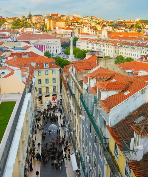 在日落背景下的里斯本城市景观鸟瞰 拥挤的街道景观 葡萄牙 — 图库照片