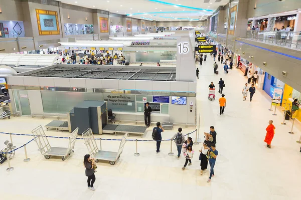 Bangkok Tailandia Enero 2017 Gente Sala Del Aeropuerto Internacional Don —  Fotos de Stock