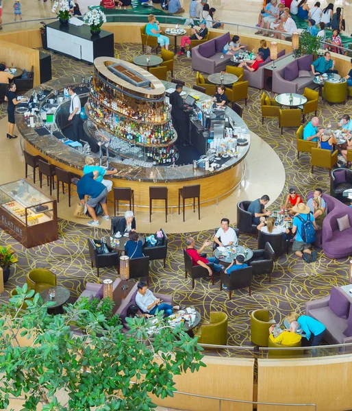 Singapore Februari 2017 Mensen Bij Thea Restaurant Een Hotel Hall — Stockfoto