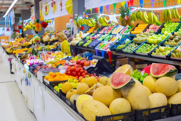 Καρπούζι Πεπόνι Και Άλλα Φρούτα Στο Market Bolhao Πόρτο Πορτογαλία — Φωτογραφία Αρχείου