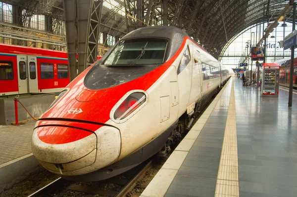 Frankfurt Alemania Agosto 2018 Tren Rápido Moderno Estación Tren Frankfurt — Foto de Stock