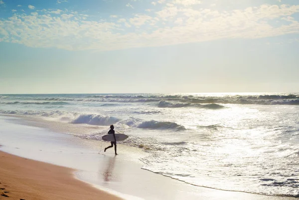 Surfeando Océano Atlántico Algarve Portugal — Foto de Stock