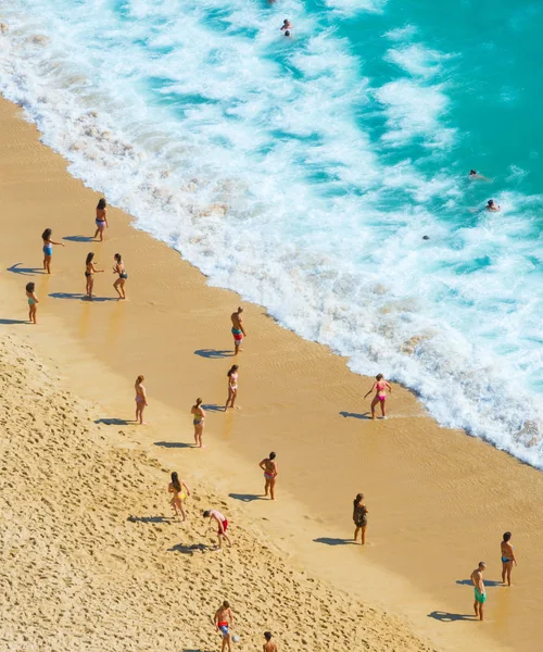 People Ocean Beach Summer Sunny Day Nazare Portugal — Stock Photo, Image