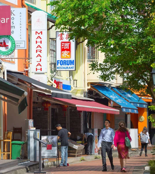 Singapore January 2017 People Walking Boat Quay Restaurant Street Singapore — Stock Photo, Image