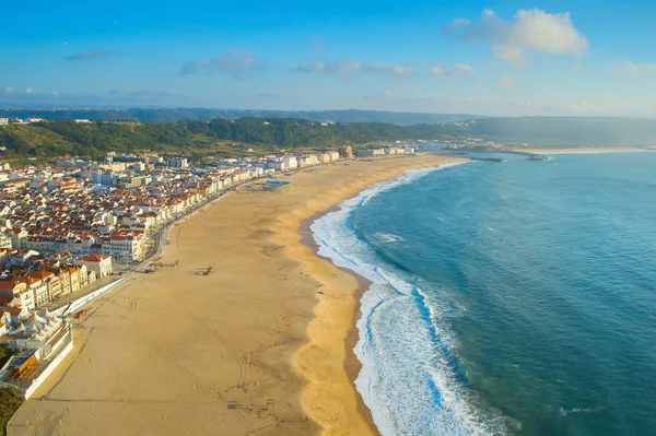 Letecký Pohled Nazare Beach Města Při Západu Slunce Portugalsko — Stock fotografie
