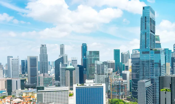 シンガポール首都 近代建築とビジネス街 庭園と超高層ビルの空中パノラマ — ストック写真