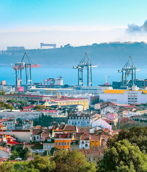 Skyline Van Lissabon Met Vracht Kranen Cargo Containers Haven Taag — Stockfoto