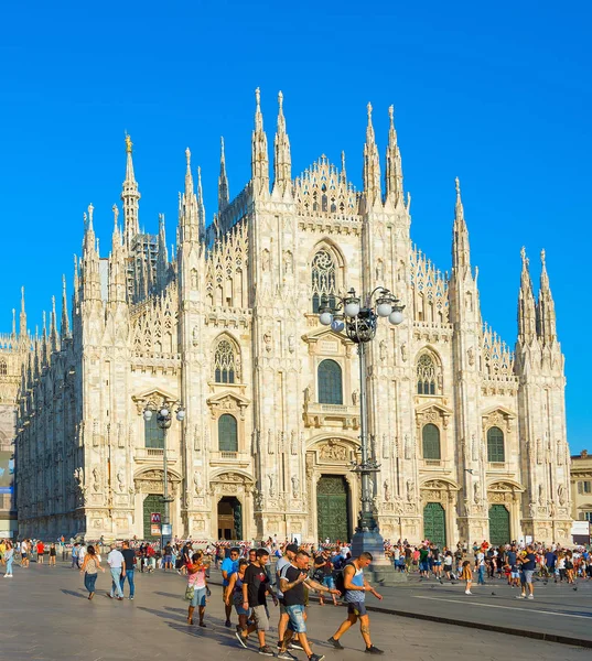 Milão Itália Agosto 2017 Turistas Que Visitam Catedral Milão Duomo — Fotografia de Stock