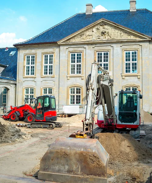 Excavadoras Trabajando Renovación Calle Por Edificio Histórico Copenhague Dinamarca — Foto de Stock