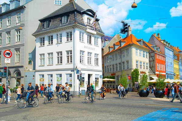 Koppenhága Dánia 2018 Június Emberek Gyaloglás Kerékpározás Koppenhága Régi Város — Stock Fotó