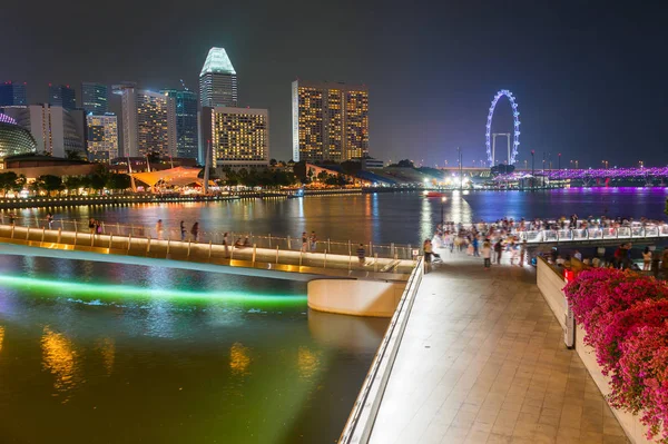 Paisaje Urbano Nocturno Del Centro Singapur Con Arquitectura Moderna Iluminada —  Fotos de Stock